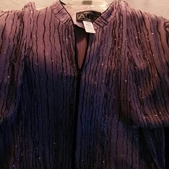 Top - Picture 2 of 4